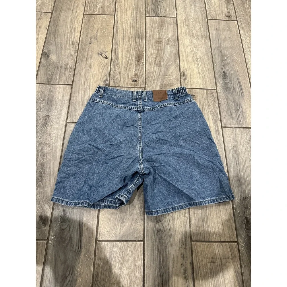 Lee discover comfort